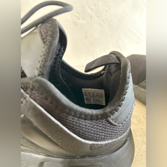 ADIDAS runners - Picture 3 of 5